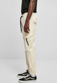 Southpole ZIPPER D-RING - Kapsáče - creme