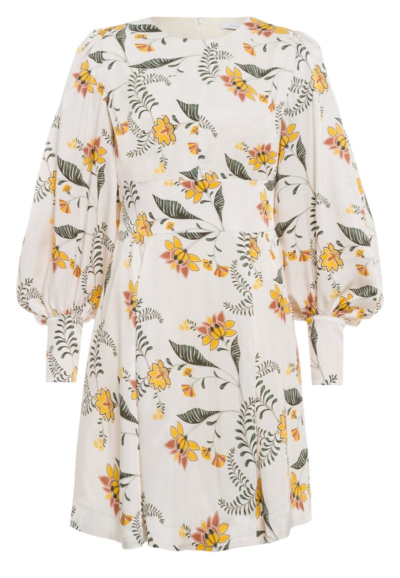Robe blanche avec manches longues bouffantes, taille cintrée, et motif floral jaune-orange avec des feuilles vertes.