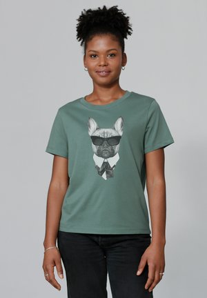 EIN FESCHER HUND - T-shirt print - green bay