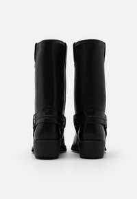 santiag kentucky's western