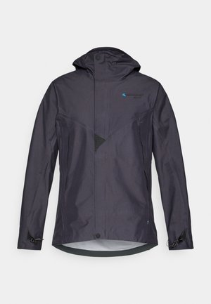 Veste imperméable gris foncé avec capuche, présentant un design angulaire, un détail en mesh, des poignets ajustables et un logo bleu sur la poitrine.