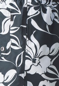 Thumbnail Image 4