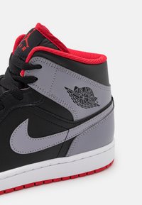 Jordan AIR JORDAN 1 MID - Sneakers alte - black/cement grey/fire red/white