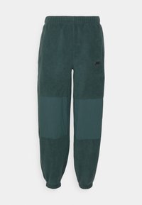 Nevybráno, deep jungle