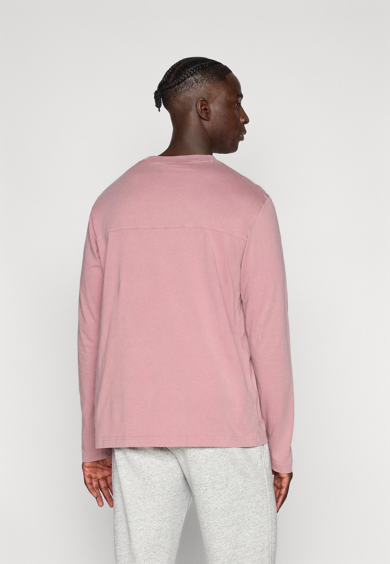 ICONS WASH CREWNECK LONG SLEEVE