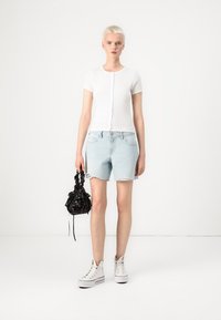 Thumbnail Image 2