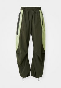 TECH PANT - Pantaloni sportivi - sequoia/oil green/black