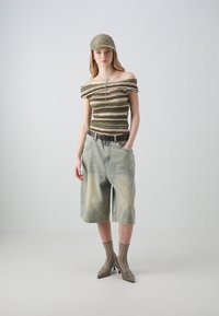 Jaded London LIGHT WASH JUMBO JORTS - Džinsa auduma šorti - light wash