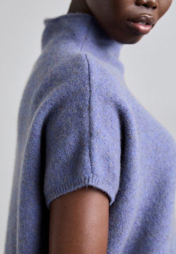 XIMENA - Basic T-shirt3