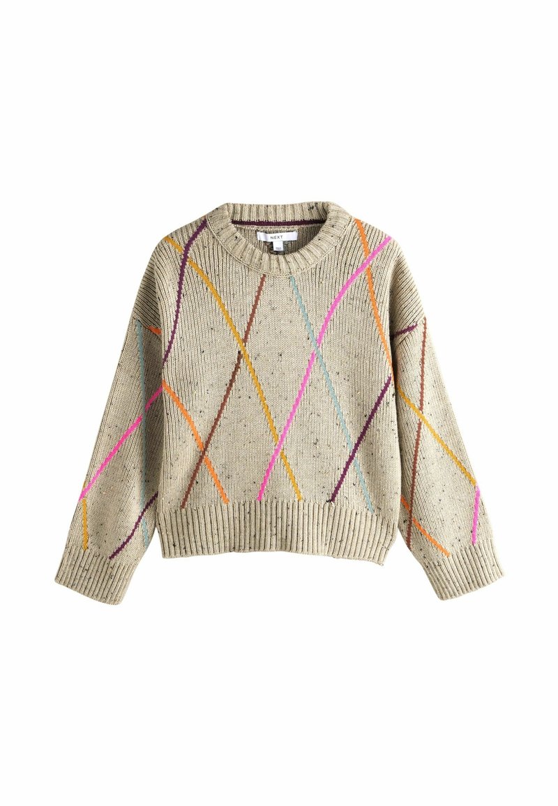 Pull beige en maille avec un col rond, des poignets et un ourlet côtelés, présentant des rayures diagonales entrecroisées en rose, orange, jaune, bleu et violet.