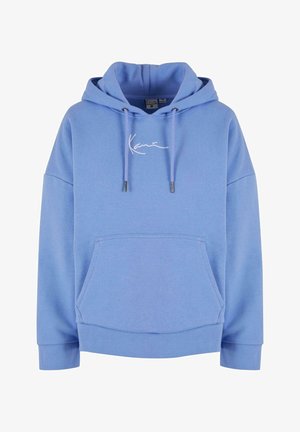 Blauer Pullover-Hoodie aus weichem Stoff, mit einer Vordertasche, Zugbändern und einem weißen Logo auf der Brust.