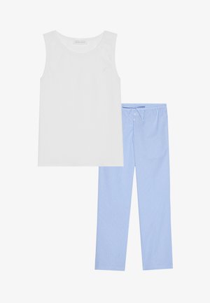 Débardeur blanc sans manches avec un col rond, associé à un pantalon de pyjama rayé bleu et blanc avec une taille élastique et un cordon de serrage.