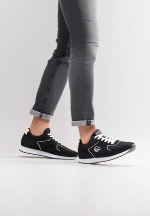 Giesswein, RETRO RUNNER MEN - Walkingschuh - schwarz