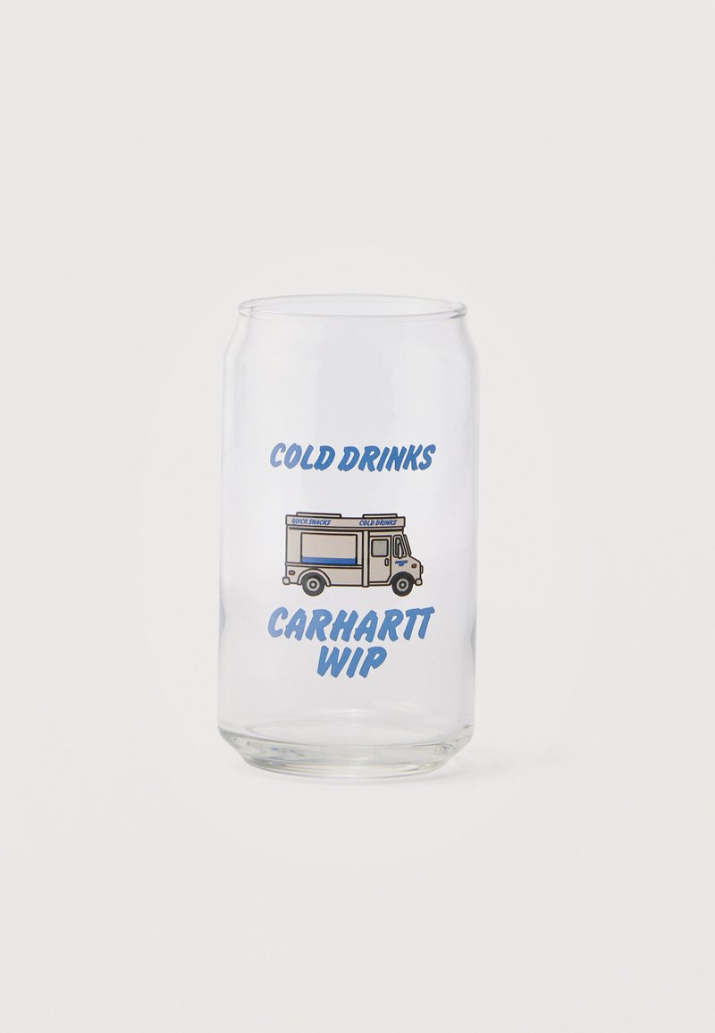 Prozorno steklo v obliki pločevinke z modrim napisom "COLD DRINKS" in "CARHARTT WIP" okoli ilustracije dostavnega tovornjaka s hrano.