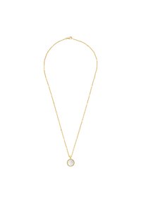 Collana in metallo color oro con anelli ovali, caratterizzata da un pendente circolare con una pietra bianca incastonata in una montatura metallica.