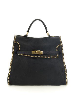 Borsa a mano in pelle nera con borchie dorate lungo i bordi, dotata di manico superiore e chiusura frontale con fermaglio. Superficie strutturata.