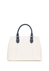 Witte handtas met marineblauwe leren handvatten, gestructureerde vorm, textuur oppervlak en gouden hardware accenten. Beschikt over twee zijzakken en gestikte details.