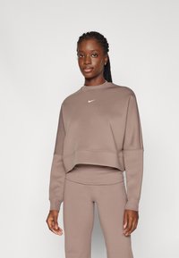 Nike Performance - PRIMA - Ikdienas džemperis - mink brown/velvet brown/white Miniatūras attēls 1