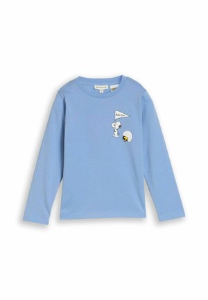Lichtblauw shirt met lange mouwen met een kleine cartoon van Snoopy die een "RAH RAH!" vlag vasthoudt en een voetbalhelm op de borst.