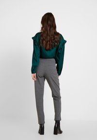 ONLY Pantalon classique - mottled grey