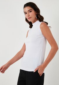 LELA Top - white