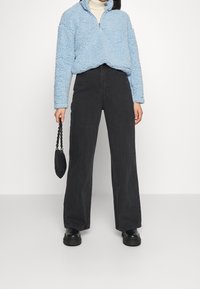 Pieces Petite Jeans straight leg - black denim