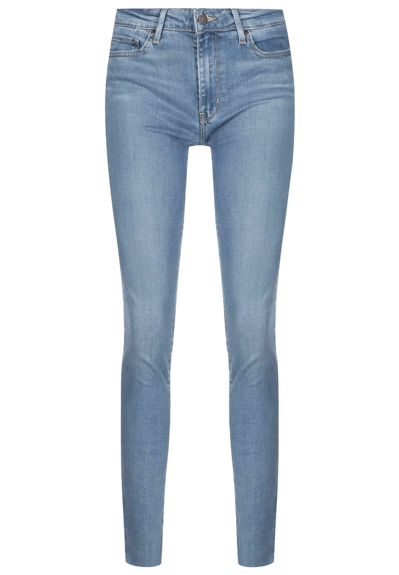 Vaqueros azul claro de denim, con un corte ajustado, diseño de cinco bolsillos y una cintura de altura media, con un desvanecimiento sutil y detalles de costura.