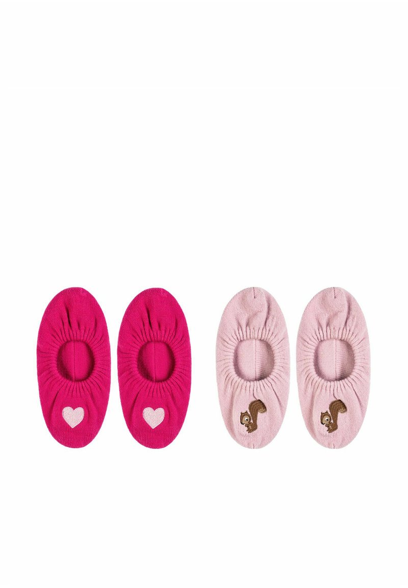 Due paia di calzini per bambini con i piedi, in rosa e rosa chiaro, caratterizzati da un design a cuore e un motivo di scoiattolo, realizzati in tessuto morbido e elasticizzato.