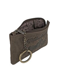 Billetera de cuero marrón con diseño de motocicleta en relieve, cierre de cremallera y un llavero de bronce adjunto para un fácil transporte. El interior cuenta con una tela con patrones.
