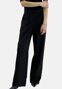 Unausgewählt, schwarz