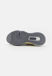 Nike Performance VERSAIR - Trainingsschuh - platinum violet/smokey mauve/soft yellow/metallic silver/black