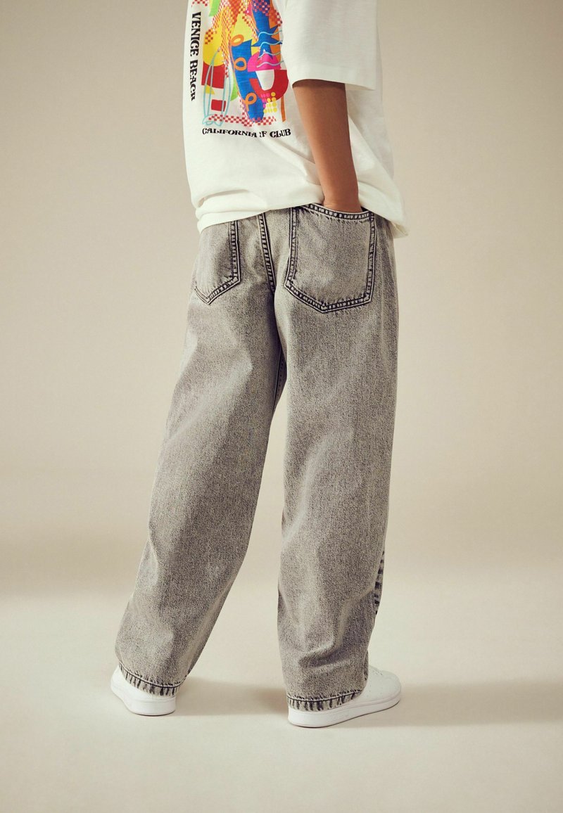 Jeans NEXT Délavé Noir Taille 26 Garçon 10 Ans - Coupe Décontractée, Jambe 24, Occasion Très Bon état