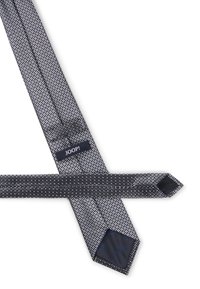 Cravate texturée gris foncé avec un motif tissé, arborant une étiquette bleue JOOP ! L'extrémité étroite s'affine en une pointe avec une finition lisse.