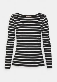 Schwarz-weiß gestreiftes Langarmshirt mit weitem Rundhalsausschnitt, dargestellt auf weißem Hintergrund.