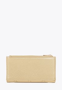 Zlatá kožená peněženka s texturovaným povrchem, se zipovým uzavřením na vrchu a embosovanými detaily podél spodního okraje.