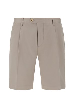 Pantaloni shorts beige su misura con bottone in vita, frontale plissettato, due tasche laterali e una finitura della stoffa liscia e testurizzata.