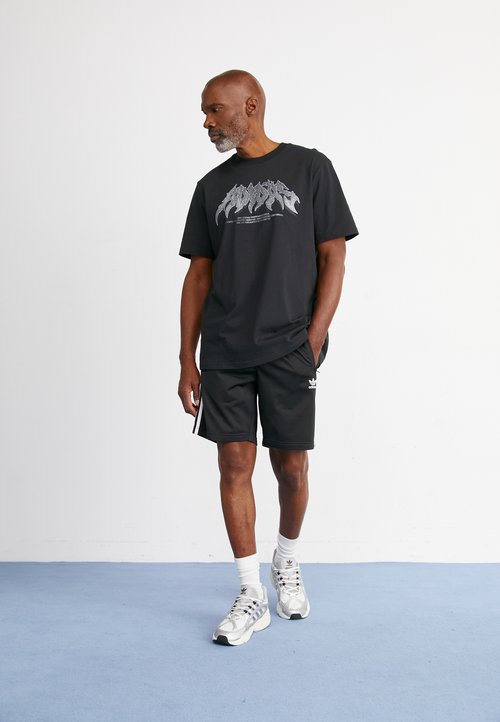 adidas Adicolor Firebird Shorts White/Black — foto 2