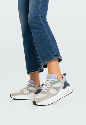 MIT VERSCHIEDENEN ELEMENTEN - Sneakers laag - multi coloured