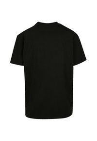 Schwarzes Baumwoll-T-Shirt mit Rundhalsausschnitt und kurzen Ärmeln; verfügt über ein schlichtes Design mit einer lässigen Passform und ohne sichtbare Logos oder Muster.