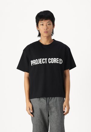 Jack & Jones JCOOPUS TEE - Μπλουζάκι με στάμπα - black