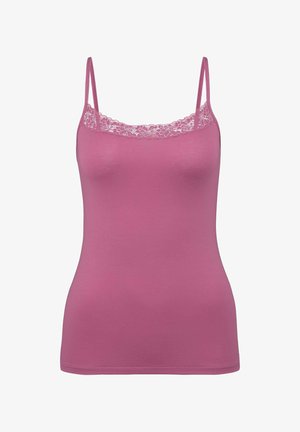 Top in rosa con spalline sottili, dettaglio in pizzo lungo il colletto, tessuto liscio, design aderente, senza chiusure visibili.
