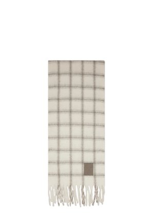 Écharpe de couleur crème avec un motif à carreaux gris et des extrémités frangées, dotée d'une petite pièce rectangulaire en cuir marron près du bas.