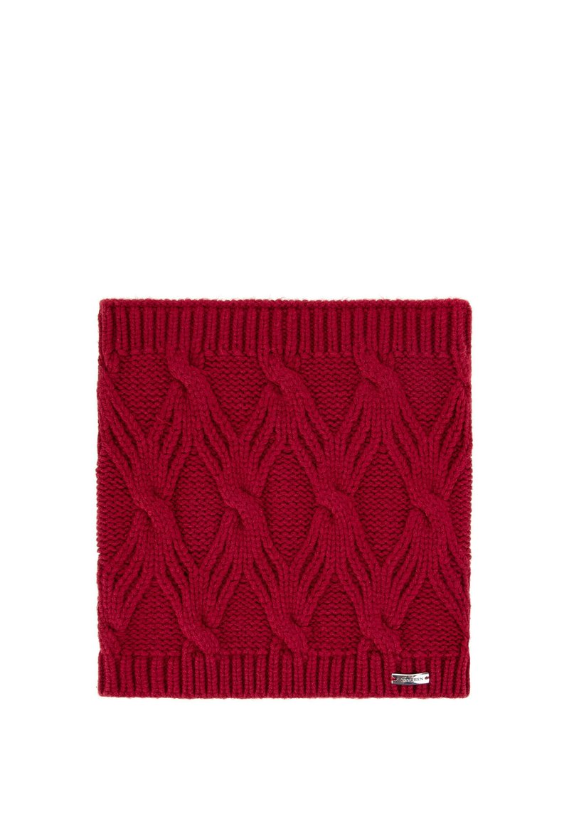 Rode gebreide halswarmer met een kabelpatroon; geribbelde textuur aan de boven- en onderkant; heeft een klein metalen logokatje aan de zijkant.