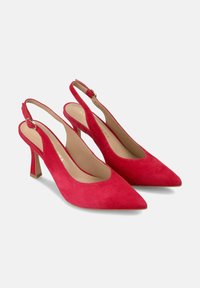 Rote Wildleder-Slingback-Absätze mit spitzer Zehenform, 7 cm Blockabsatz und einer goldfarbenen Schnalle am Riemen. Glatte Innenausstattung.