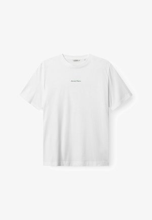 Bijela pamučna majica s okruglim izrezom, kratkim rukavima i malim zelenim tekstom sprijeda. Glatka tekstura, ležeran kroj.