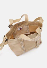 Tommy Jeans DAILY MINI  - Torba za nakupovanje - gentle gold-coloured