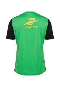 Maillot de sport à manches courtes vert et noir, confectionné en tissu lisse et léger. Présente le logo "LA POSTE" en jaune au dos.