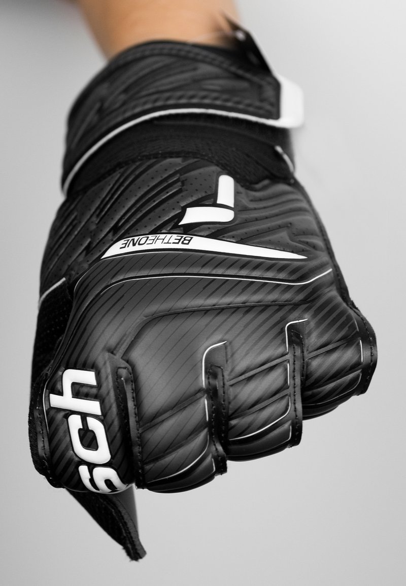 Reusch - Goalkeeping gloves - black, Enlarge