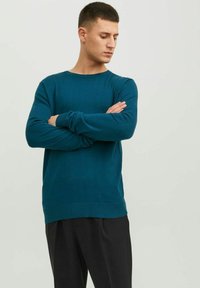 Jack & Jones JJEEMIL CREW NECK - Džemperis - sailor blue