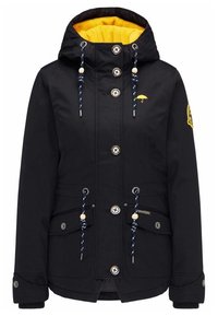 Czarna wodoodporna kurtka z żółtym kapturem wyściełanym polarem, zaciągany na tasiemki, zapinana na guziki z dwoma przednimi kieszeniami z patkami.